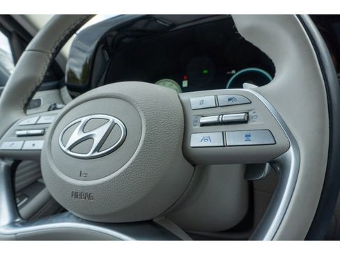 Used 2024 Hyundai Palisade Calligraphy image 30