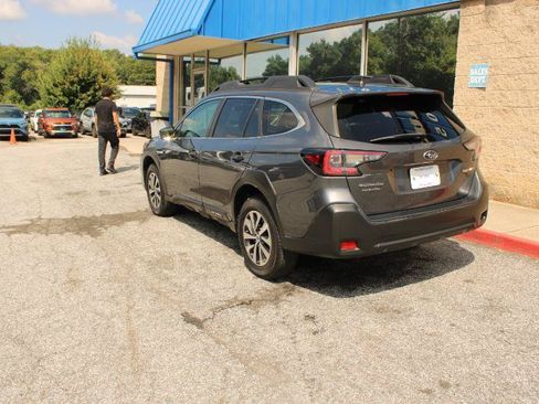 Used 2023 Subaru Outback Premium AWD/4WD image 4
