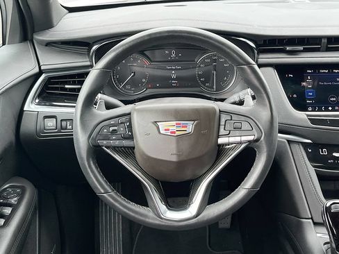 Used 2025 Cadillac XT6 Luxury FWD image 11