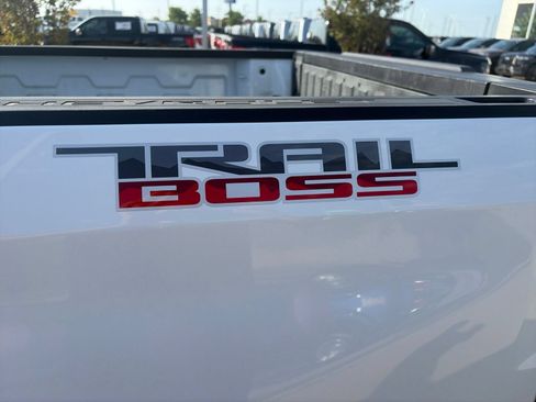 Used 2022 Chevrolet Silverado 1500 Custom Trail Boss AWD/4WD image 24