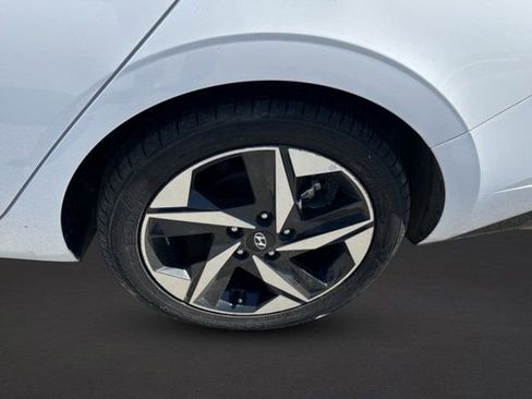 Used 2023 Hyundai Elantra Limited w/ Cargo Package FWD image 6
