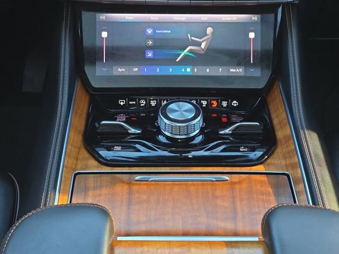 Used 2022 Jeep Grand Wagoneer Series III w/ Flexible Seating Group image 28