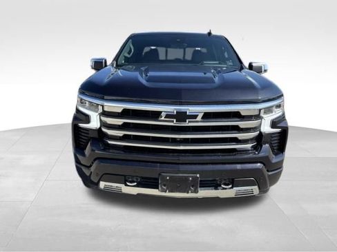 Used 2023 Chevrolet Silverado 1500 High Country w/ High Country Premium Package AWD/4WD image 8