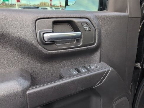 Used 2024 Chevrolet Silverado 1500 Custom Trail Boss w/ Turbomax Blackout Package image 12