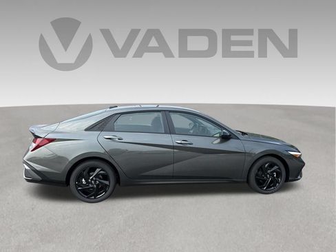 New 2026 Hyundai Elantra SEL Sport FWD image 7