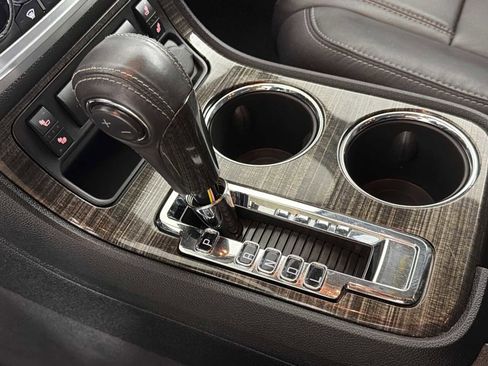 Used 2015 GMC Acadia SLT image 34