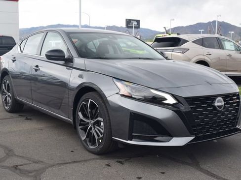 New 2026 Nissan Altima 2.5 SR AWD/4WD image 9