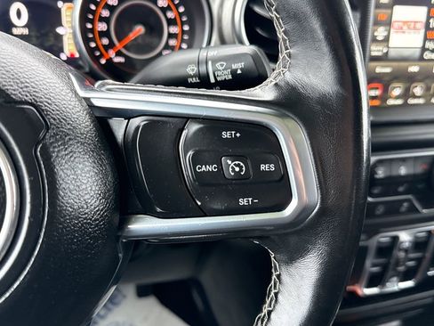 Used 2020 Jeep Gladiator Overland image 18