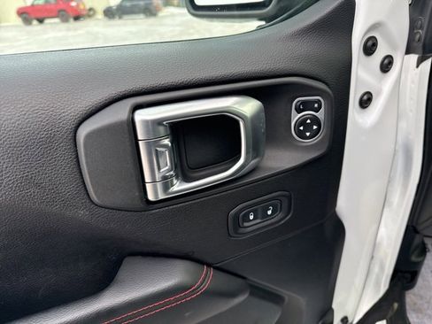 Used 2019 Jeep Wrangler Unlimited Rubicon image 16