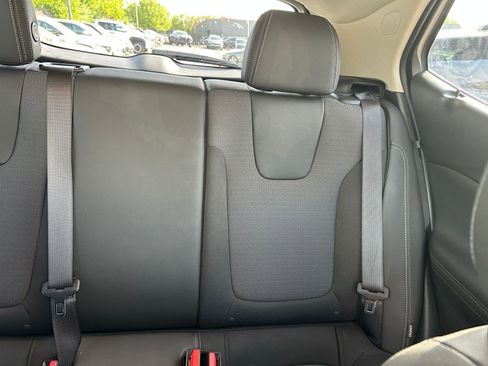 Used 2025 Buick Encore GX Preferred FWD image 32
