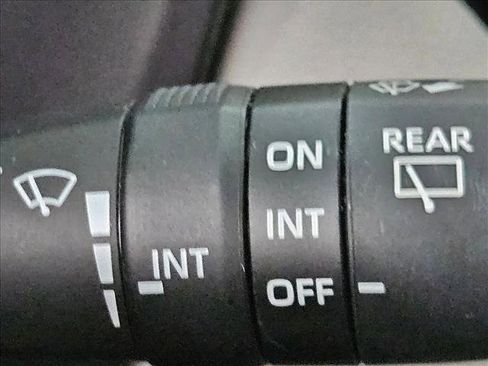 Used 2024 Toyota RAV4 XLE AWD/4WD image 9