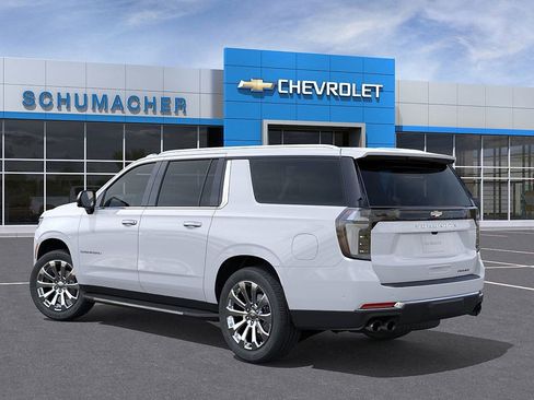 New 2026 Chevrolet Suburban Premier image 3