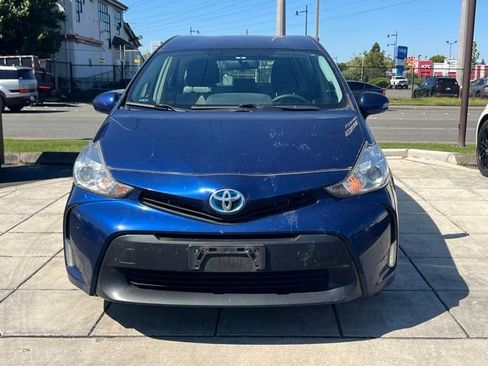 Used 2016 Toyota Prius V Three FWD image 4
