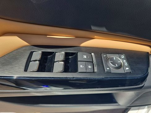 Used 2025 Lexus ES 300h w/ Accessory Package (Z1) FWD image 28