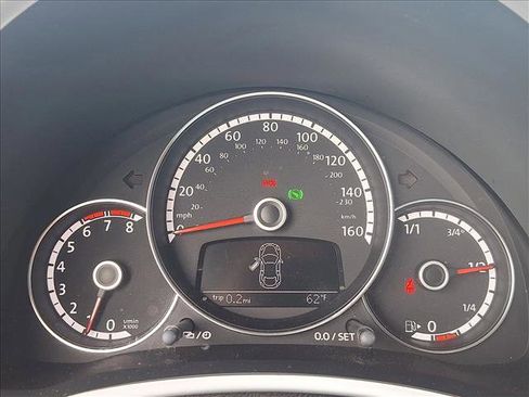 Used 2016 Volkswagen Beetle 1.8T SE w/ Lighting Package image 11