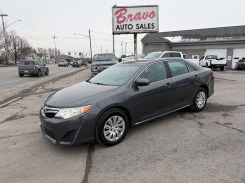 Used 2012 Toyota Camry LE FWD image 1