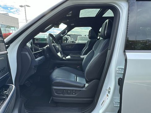 New 2026 INFINITI QX80 4WD image 7