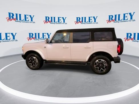 New 2025 Ford Bronco Outer Banks image 5