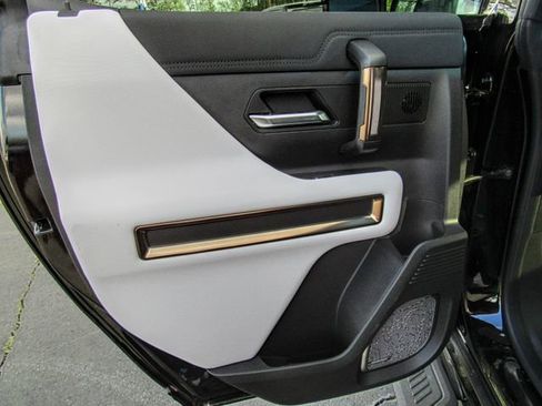 New 2025 GMC Hummer EV 3X w/ LPO, Dark Essentials Package image 17