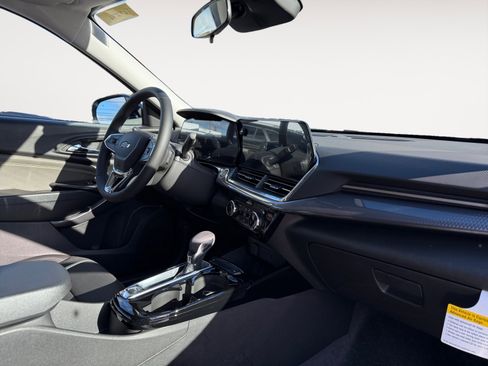 New 2026 Chevrolet Trax ACTIV w/ Driver Confidence Package image 15
