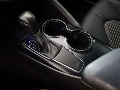 Used 2019 Toyota Camry SE image 19