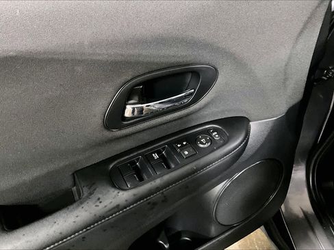 Used 2022 Honda HR-V LX image 36