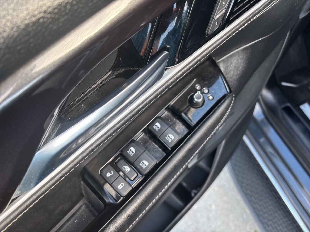 Used 2022 Jeep Wagoneer Series I w/ Premium Group I AWD/4WD image 11