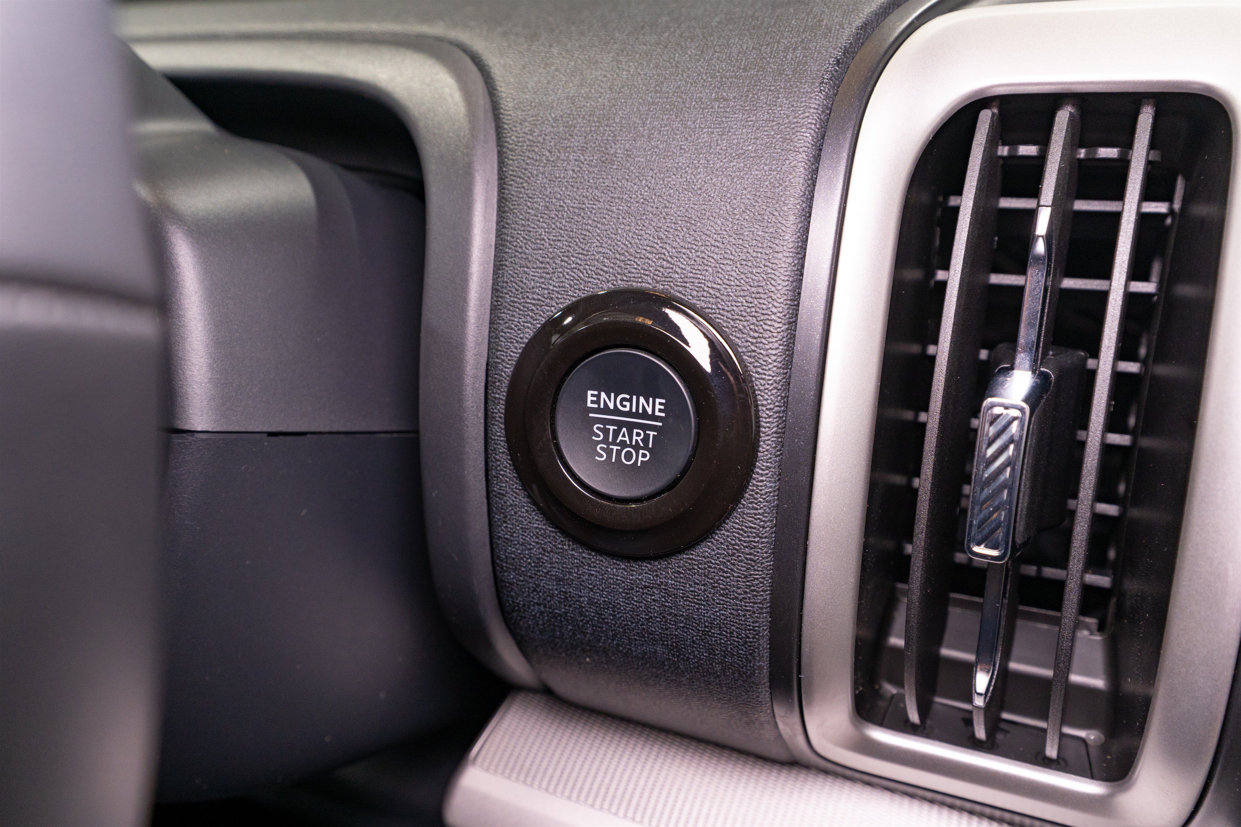 Used 2025 Ford Expedition Active AWD/4WD image 29