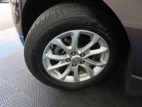 Used 2020 Chevrolet Equinox LT FWD image 9