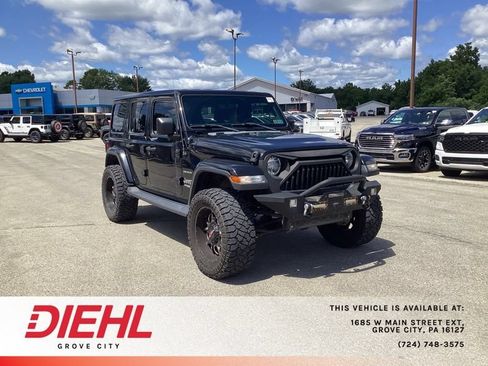 Used 2018 Jeep Wrangler Unlimited Sahara w/ Uconnect 4C Nav & Sound Group AWD/4WD image 1