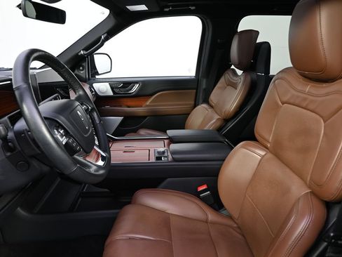 Used 2024 Lincoln Navigator Reserve w/ Equipment Group 201A AWD/4WD image 13