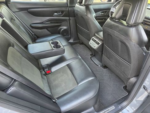 Used 2023 Nissan Ariya AWD image 32