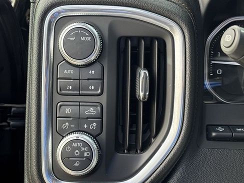 Used 2020 GMC Sierra 2500 AT4 w/ AT4 Premium Package image 17
