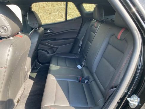 Used 2024 Chevrolet Trax RS w/ Sunroof Package image 12