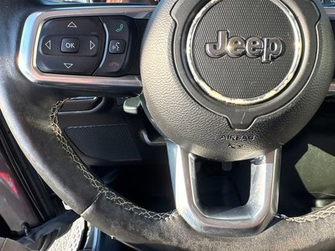 Used 2019 Jeep Wrangler Unlimited Sahara w/ Cold Weather Group AWD/4WD image 36