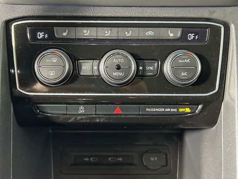 Used 2023 Volkswagen Atlas SEL AWD/4WD image 23