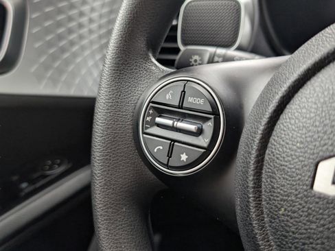 Used 2023 Kia Soul LX w/ LX Technology Package image 38