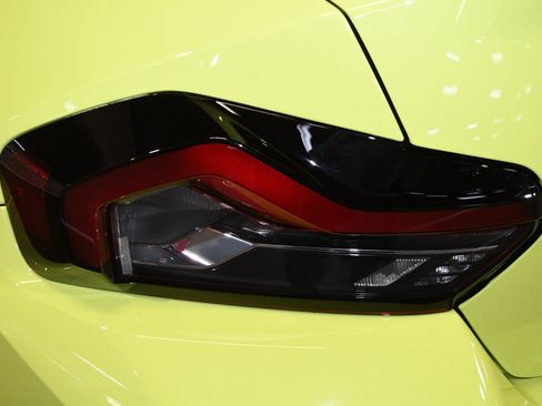 Used 2025 BMW M2 w/ Lighting Package RWD image 60