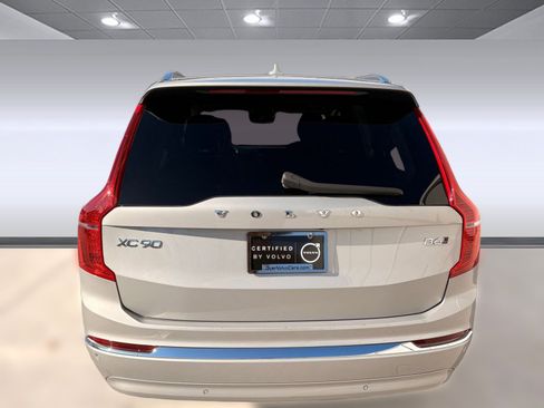 Certified 2025 Volvo XC90 B6 Plus image 9