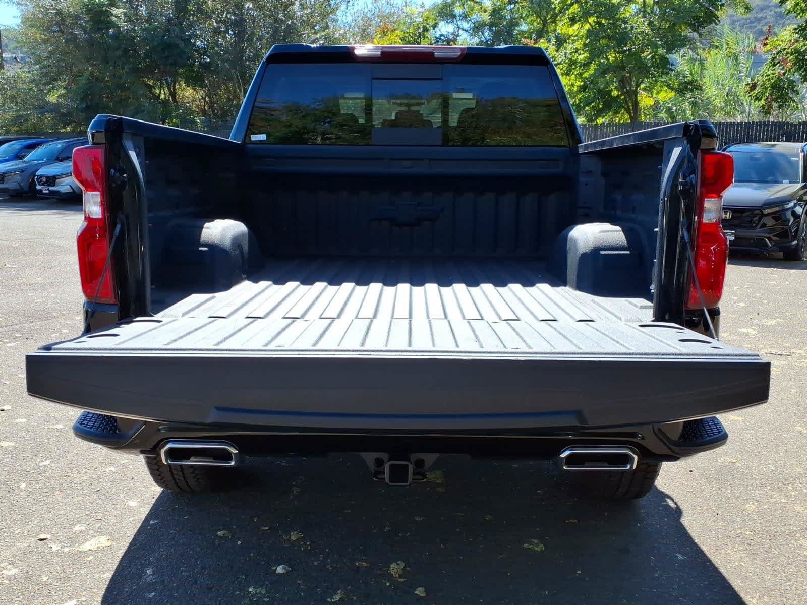 Used 2026 Chevrolet Silverado 1500 LT Trail Boss w/ LT Trail Boss Premium Package AWD/4WD image 6
