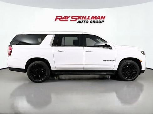 Used 2022 Chevrolet Suburban LT AWD/4WD image 8