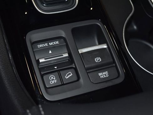 Used 2025 Honda Pilot Elite image 17