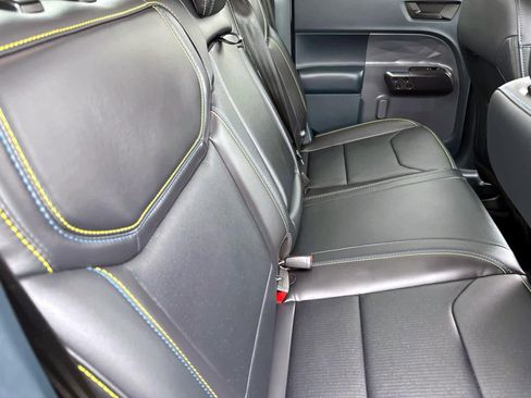 Used 2025 Ford Maverick Lobo image 12