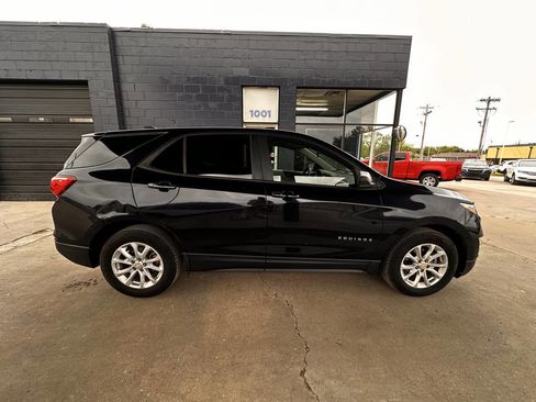 Used 2020 Chevrolet Equinox LS w/ LS Convenience Package FWD image 9