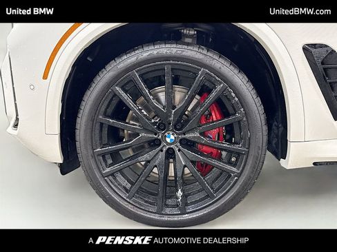Used 2026 BMW X5 M60i image 2
