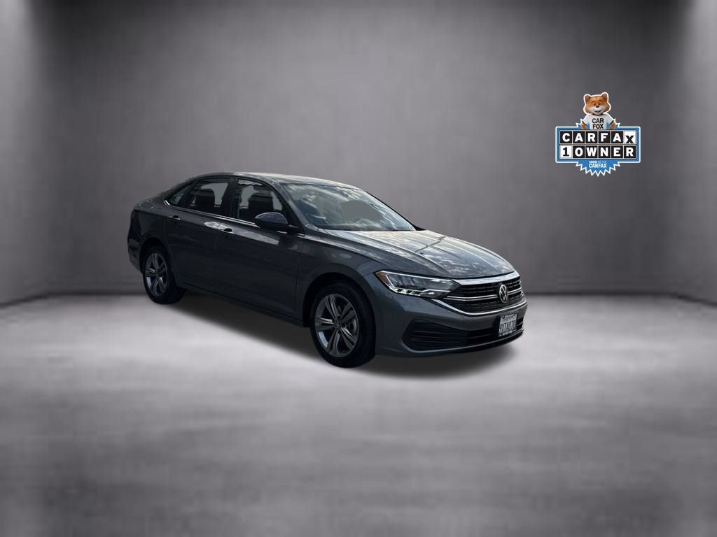 Used 2024 Volkswagen Jetta SE FWD image 2