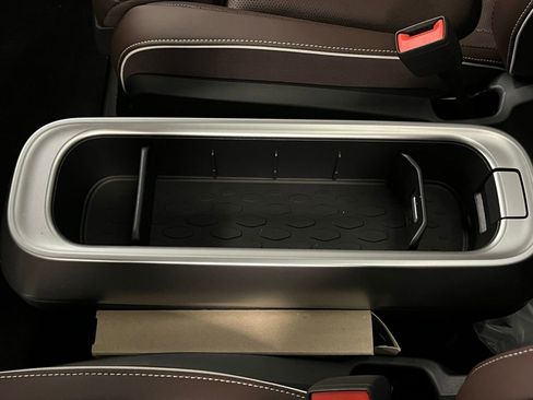 New 2025 Volkswagen ID. Buzz Pro S Plus image 14