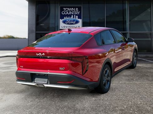Used 2025 Kia K4 FWD image 3