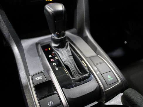 Used 2018 Honda Civic Sport image 28
