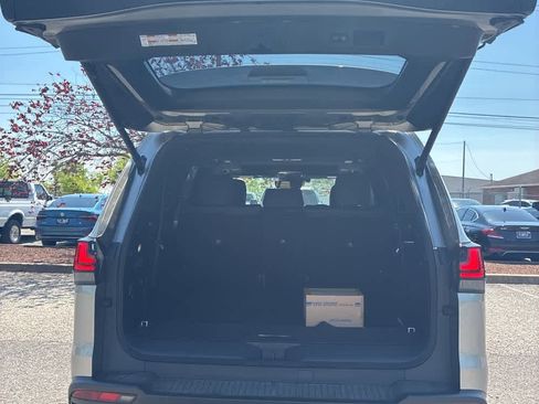 Used 2024 Lexus LX 600 4WD w/ Luxury Package image 15